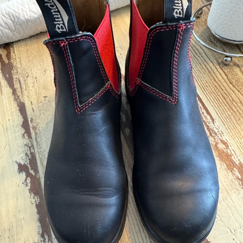 Blundstone woman’s Chelsea boot